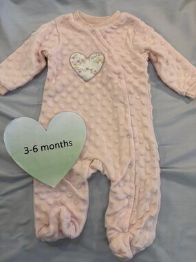 Kyle & Deena - Pink Heart-Patterned Kids One Piece/footie/sleeper velour